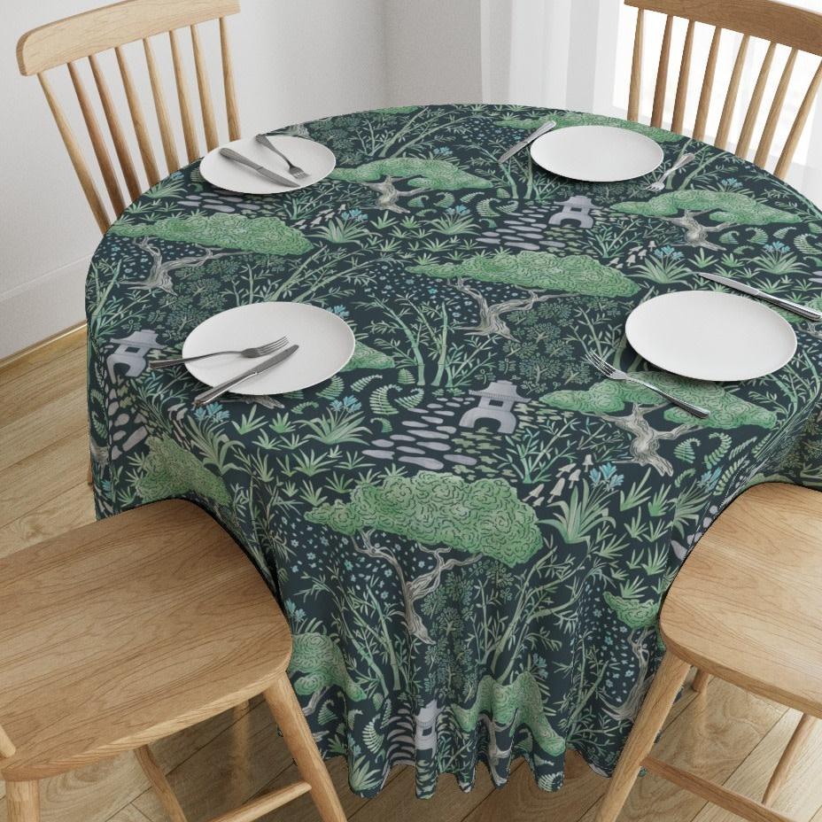 Round table cloth